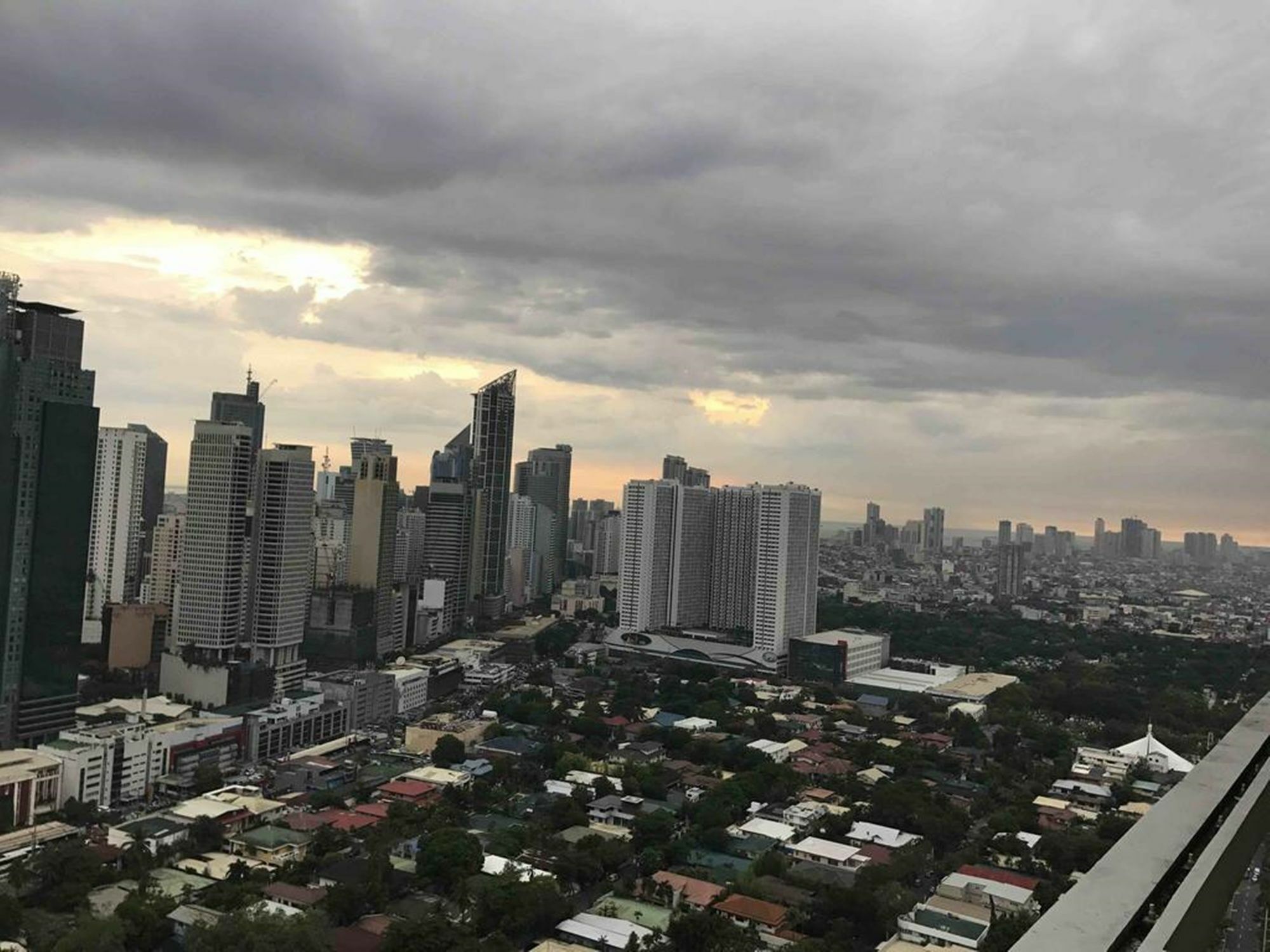 Go-Stay @ South Of Market Taguig Exterior photo